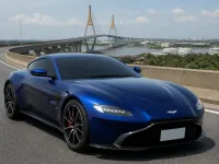 Aston Martin Vantage — सामने