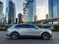 Bentley Bentayga — पार्श्व