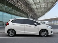 Honda Jazz — पार्श्व