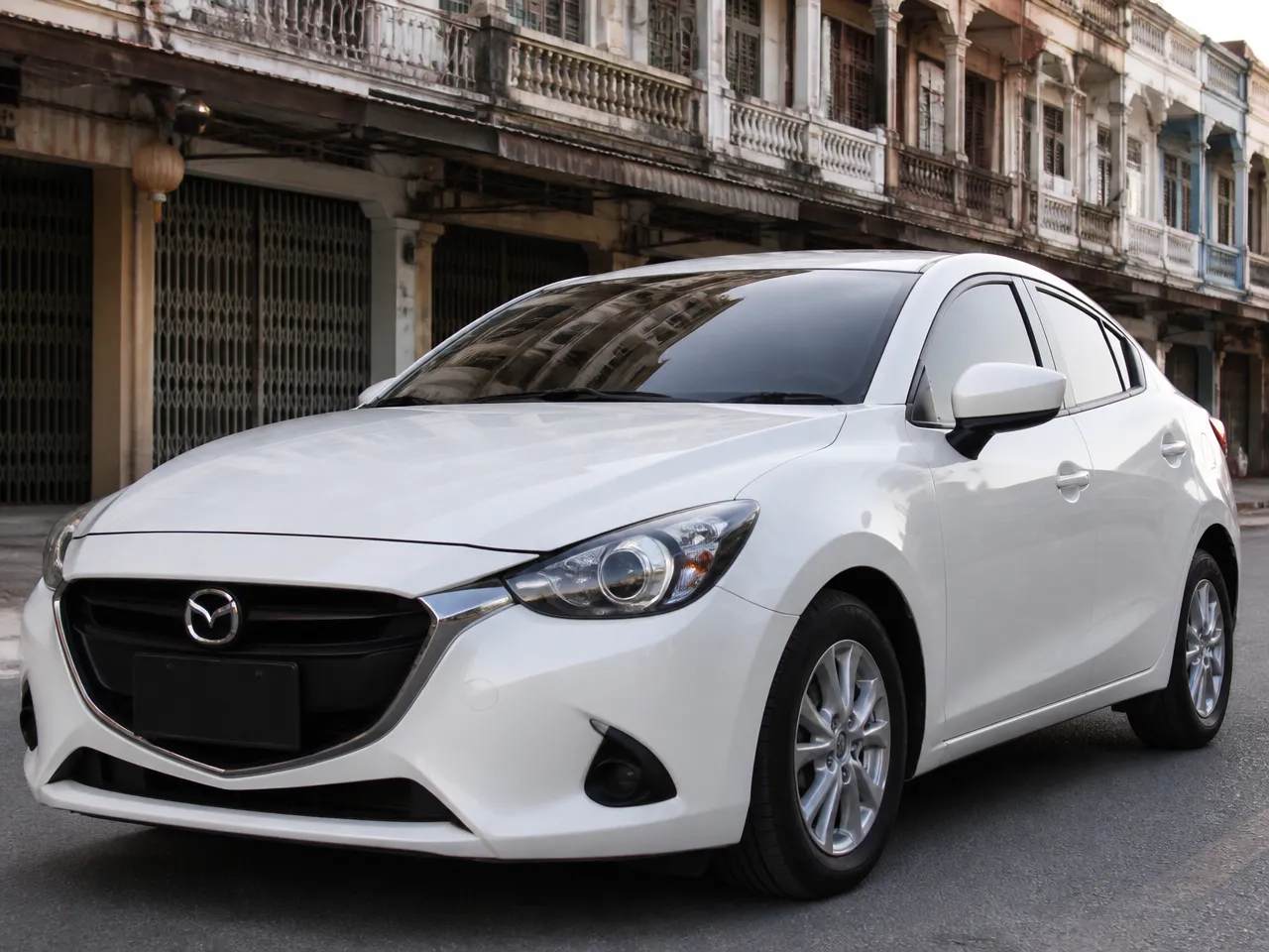 Mazda 2 — vorn