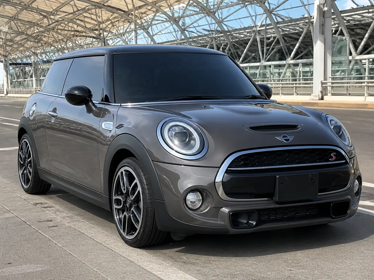 Mini Cooper S — front