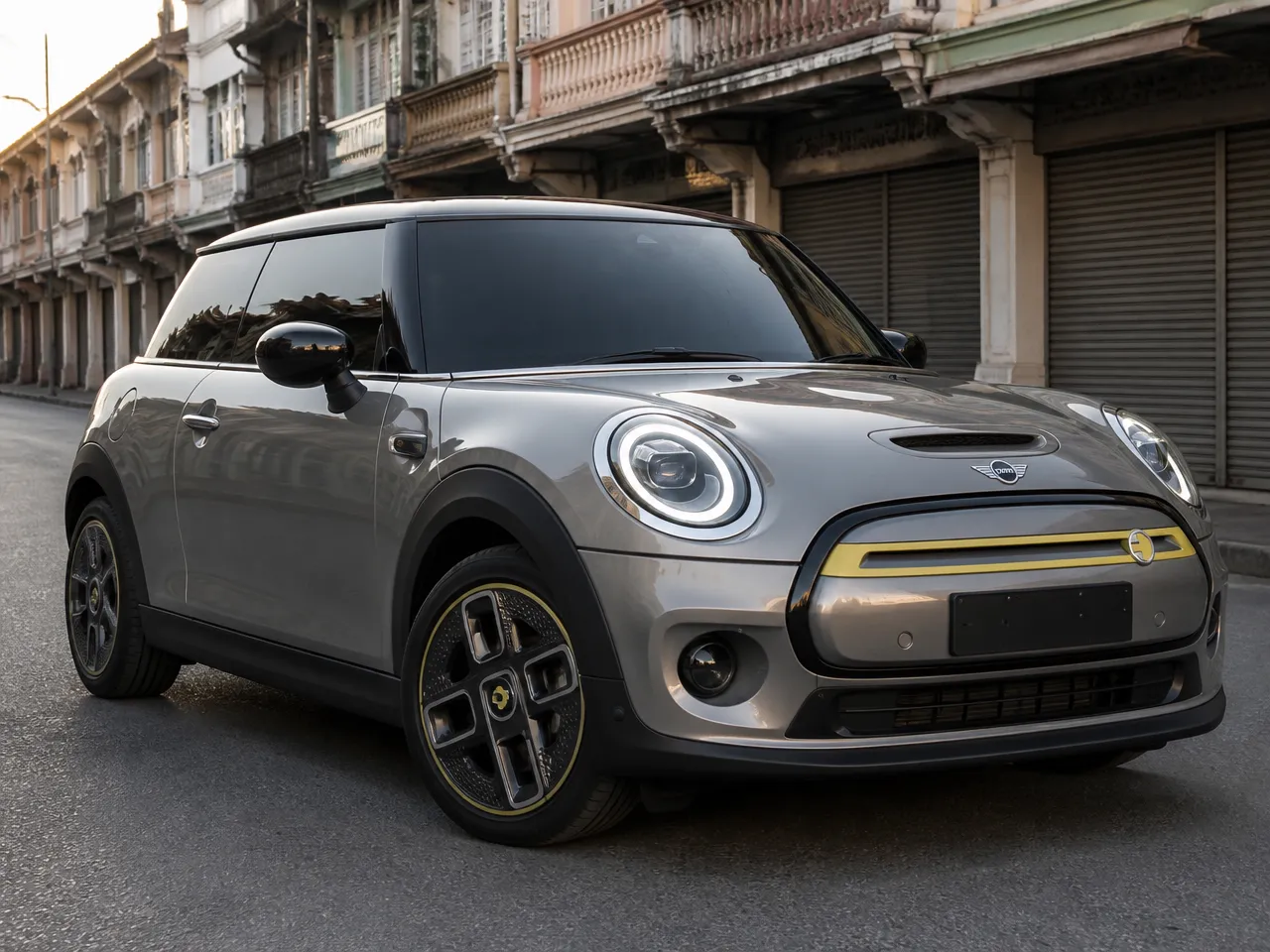 Mini Cooper SE — front
