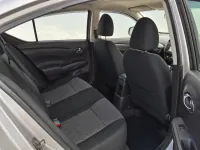 Nissan Almera — intérieur