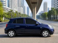 Nissan March — पार्श्व
