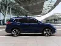 Nissan X-Trail — сбоку