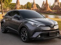 Toyota C-HR — 전면