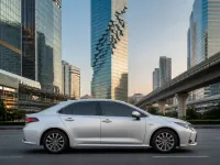 Toyota Corolla Altis Hybrid — पार्श्व