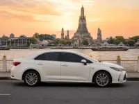 Toyota Corolla Altis — 측면