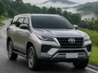 Toyota Fortuner 2.8 4x4 — front
