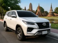 Toyota Fortuner — 전면