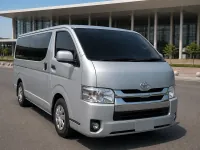 Toyota Hiace — avant