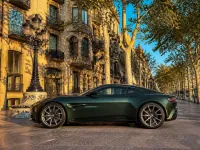 Aston Martin Vantage — 侧面