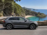 Audi Q5 — side
