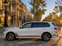 BMW X7 40d Pack M — lateral