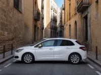 Citroen C4 — side