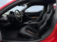 Ferrari 296 GTB — 内饰