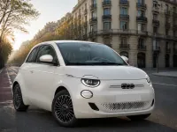 Fiat 500e — front