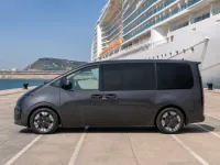 Hyundai Staria — seitlich
