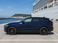 Jaguar F-Pace — side