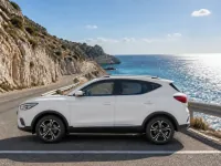 MG ZS — lateral