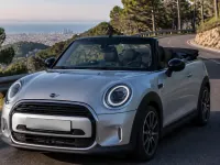 Mini Cooper Convertible — front