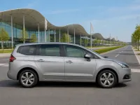 Peugeot 5008 — сбоку
