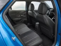 Peugeot e-2008 — 内饰