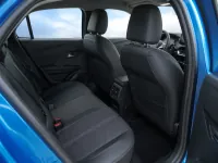 Peugeot e-208 — салон