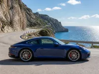 Porsche 911 Carrera 4S (992) — seitlich