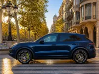 Porsche Cayenne E-Hybrid — seitlich