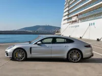 Porsche Panamera Turbo — seitlich