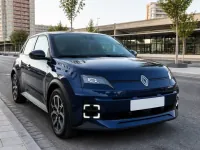 Renault 5 E-Tech — front