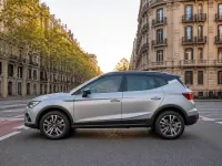 Seat Arona — 侧面