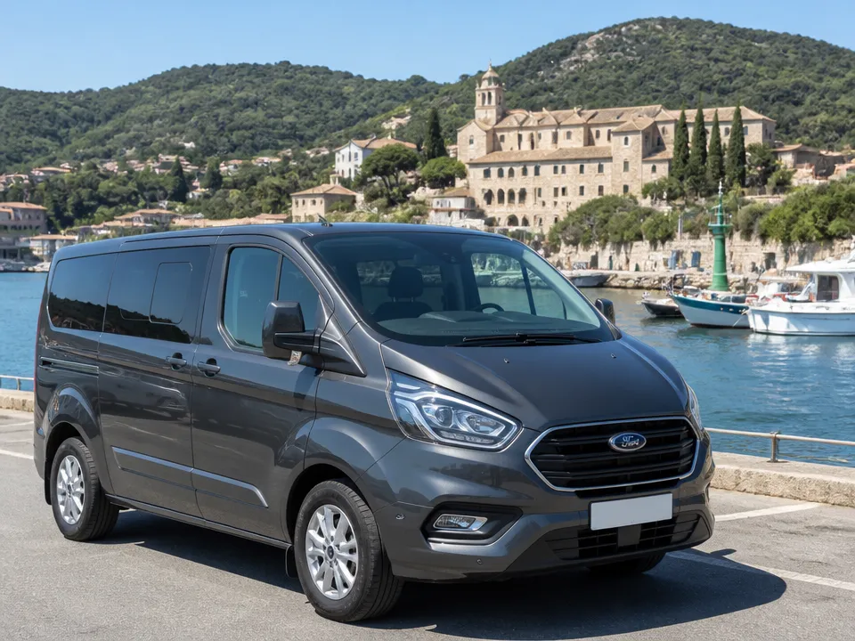 Ford Tourneo Custom — Mietwagen an der Costa Brava