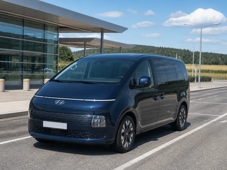 Hyundai Staria — Mietwagen an der Costa Brava