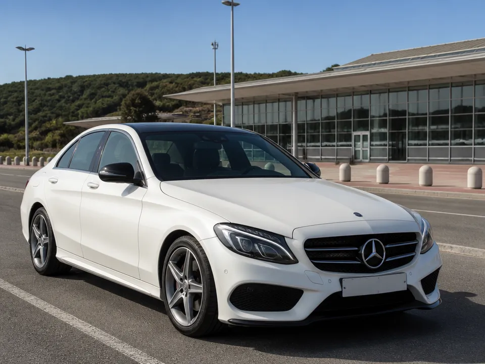 Mercedes-Benz C-Class — Mietwagen an der Costa Brava