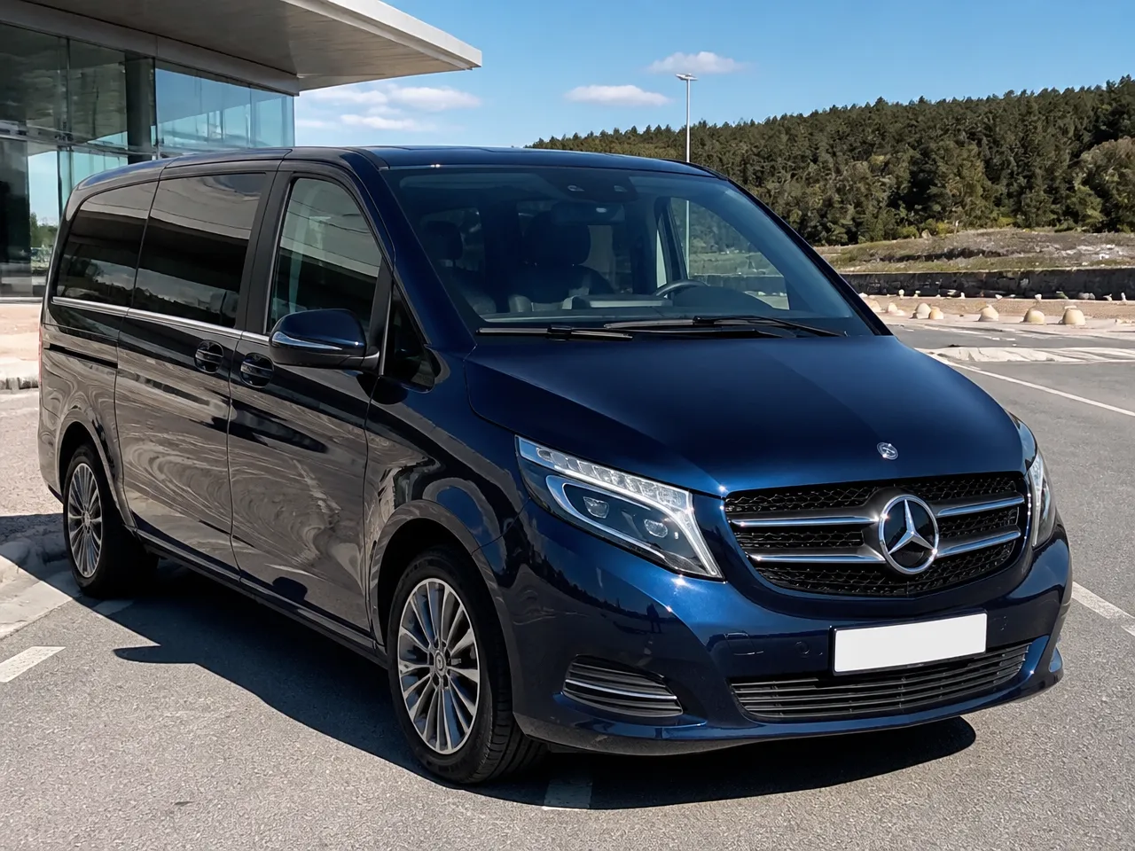 Mercedes-Benz V-Class 250d — frontal