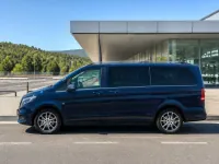 Mercedes-Benz V-Class 250d — lateral