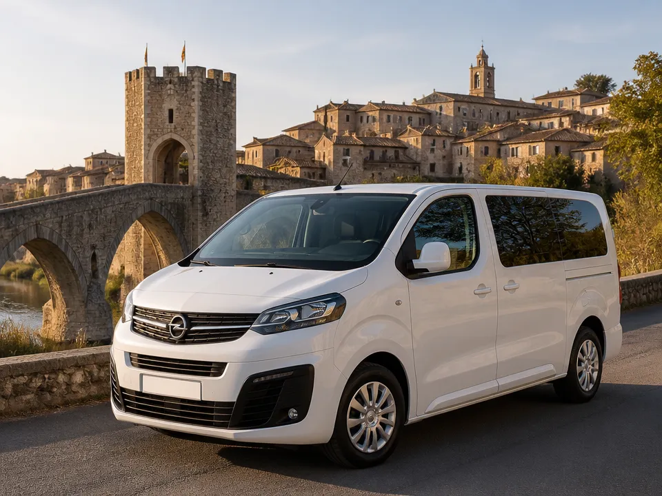 Opel Vivaro Life — Mietwagen an der Costa Brava