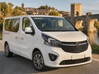 Opel Vivaro Life — vorn