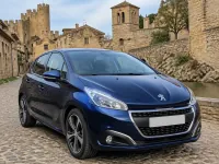 Peugeot 208 — frontal