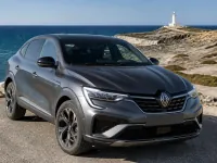 Renault Arkana — vorn