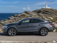 Renault Arkana — seitlich