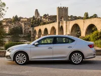 Skoda Octavia — lateral