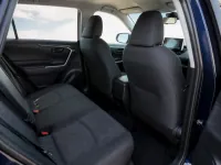 Toyota RAV4 — intérieur