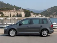 Volkswagen Touran — seitlich