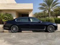 BMW 7 Series — الجانب
