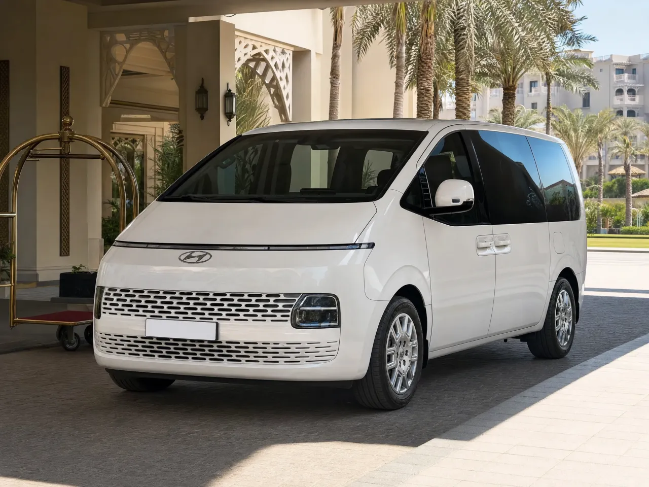 Hyundai Staria — الأمام