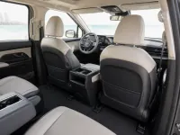 Kia Carnival — interior