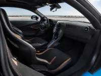 McLaren 720S — المقصورة الداخلية
